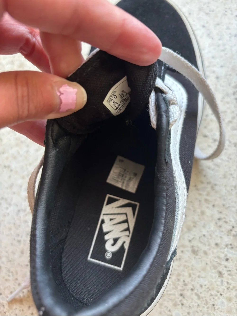 Vans - Kids Classic Old Skool Black & White Shoes Kid Boy Size 2 LIKE NEW